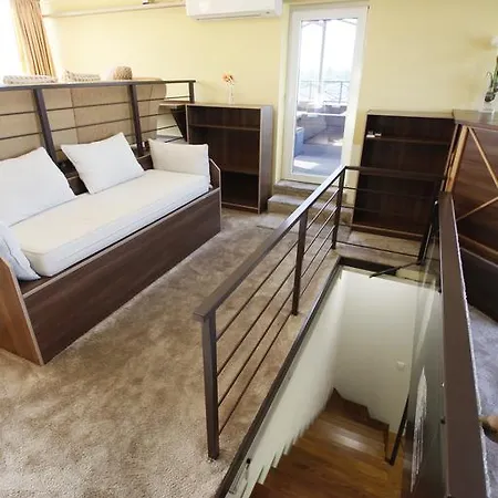 Panoramic With Roof Terrace With Jacuzzi Prague